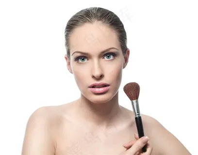 手拿化妆刷的外国美女模特摄影高清图片 手拿化妆刷的外国美女模特摄影高清图片