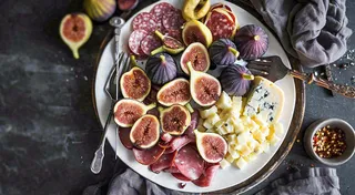 沙拉西餐美食水果鸡蛋牛肉餐具摄影