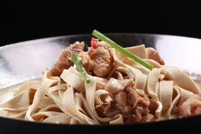 老母鸡煲豆腐皮 (3)