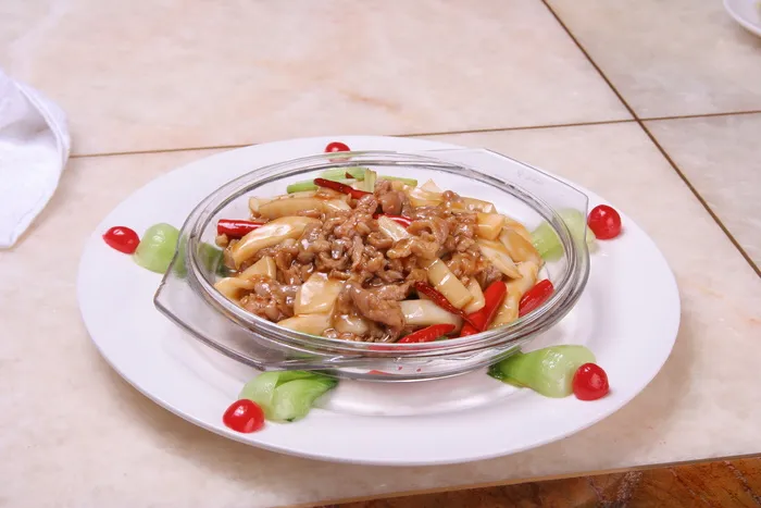 鸡腿菇爆羊肉-华谊楼