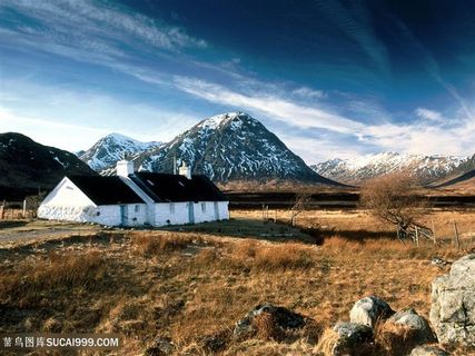 山脚木屋风景画壁纸