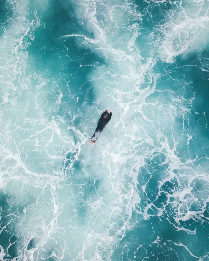 海上漂浮图片
