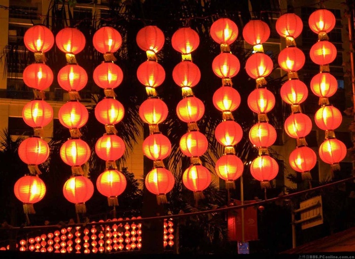 元宵节一串串灯笼喜庆图片