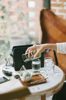 玻璃杯与水图片摄影 玻璃杯与水图片摄影