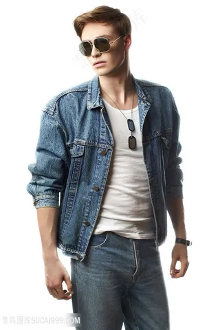 牛仔墨镜帅哥图片