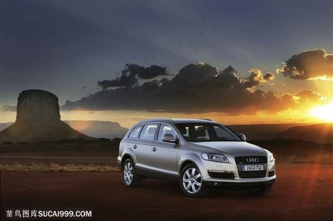奥迪SUV-晨光下的越野车