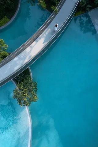 夏季游泳池背景