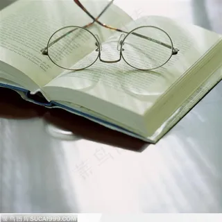 书本上的老花镜