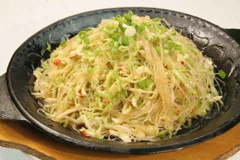 平锅粉丝包菜 (2)