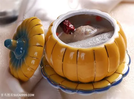 汤乳鸽盅的美食图片 汤乳鸽盅的美食图片