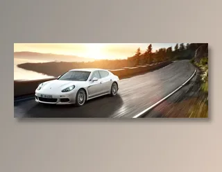 白色保时捷山路摄影图