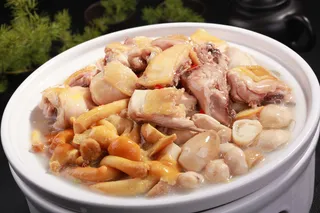 菌菇炖老鸡 (1)