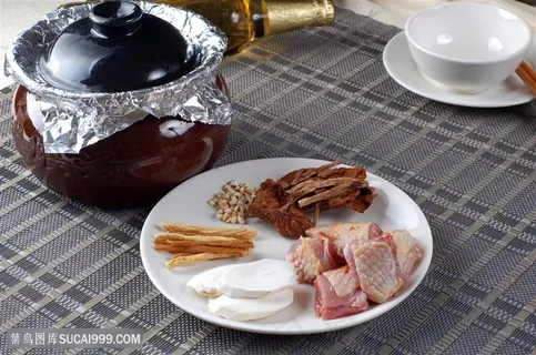 茶树菇煨土鸡 茶树菇煨土鸡