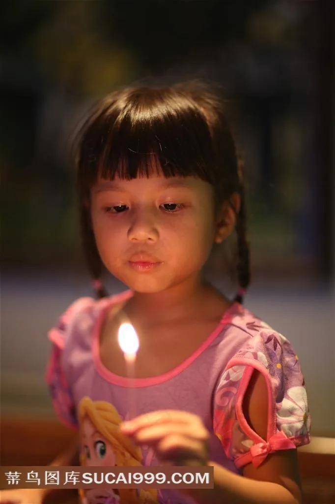 拿蜡烛的小姑娘