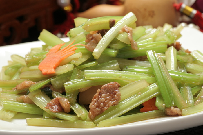 家芹炒肉 (1)