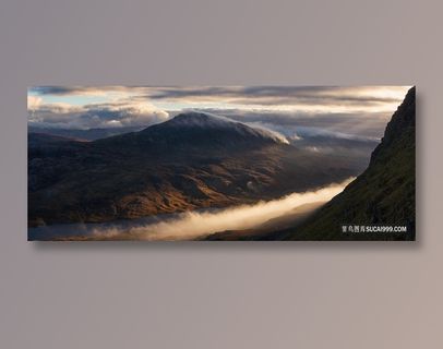 美丽壮观的日出云山云海山峰
