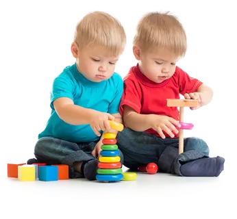 孩子玩玩具素材