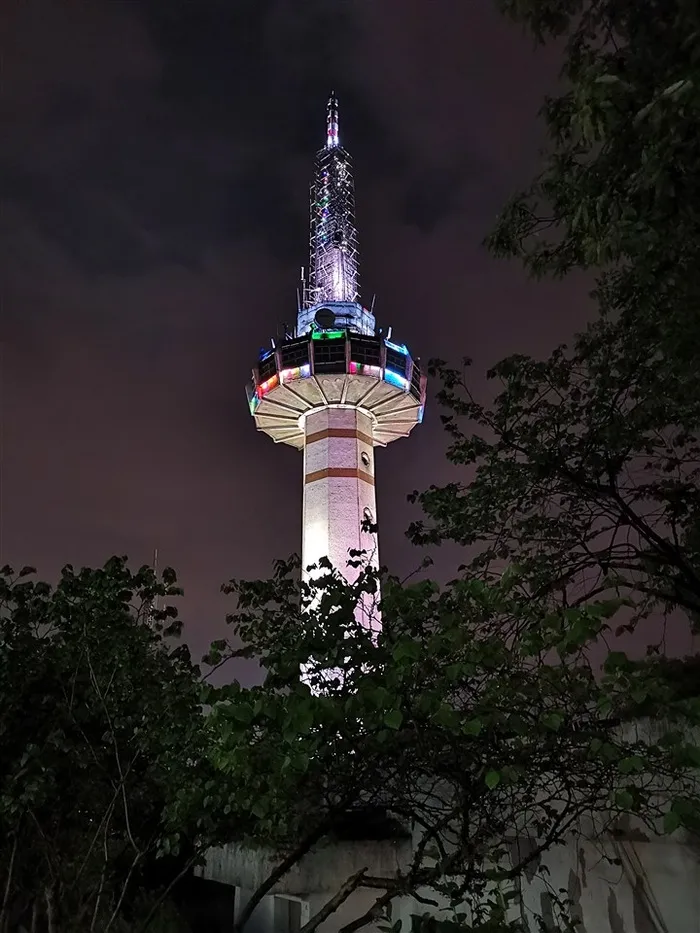 长沙岳麓山山顶电视塔图片