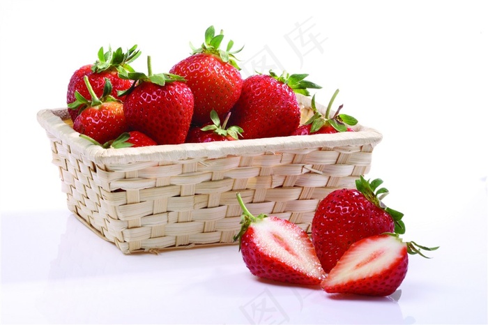 唯美篮中的草莓图片