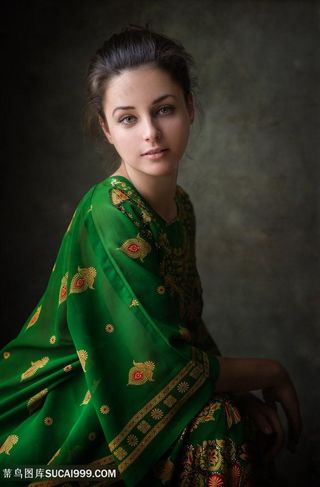 绿色古典欧美美女图片