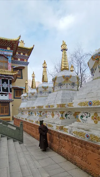 康定南无寺佛塔