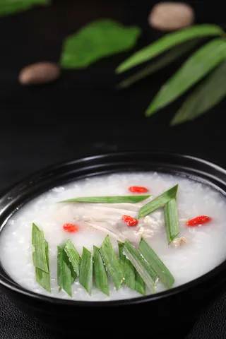 TG00271韭菜生蚝粥1