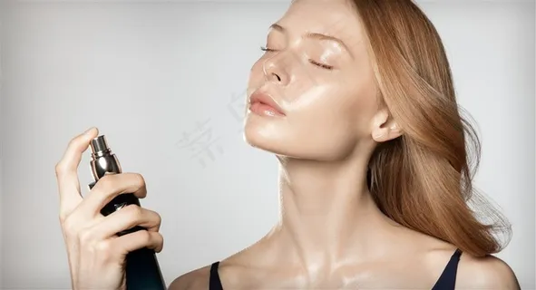 补水喷雾护肤品女模特