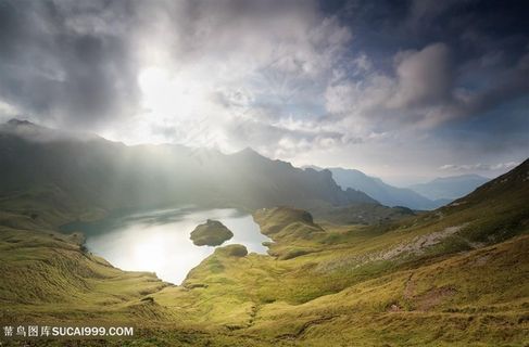 唯美的湖泊景色高清图片