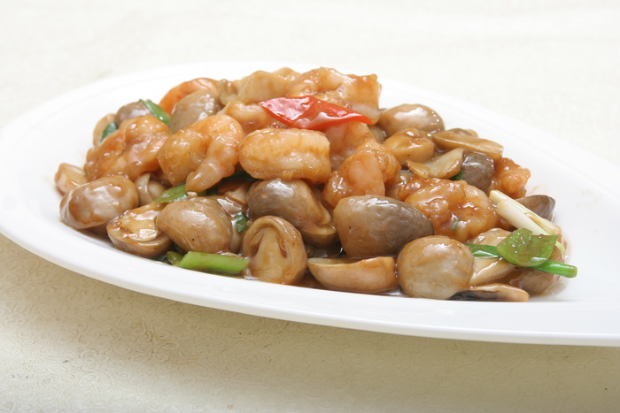 鲜草菇烩虾球32元