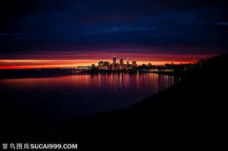 城市夜景倒影唯美背景图