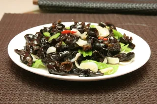 养生 素三鲜18元（葱蒜烧木耳 ）