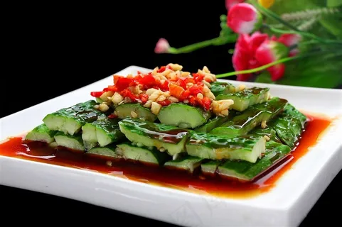 刀拍黄瓜美食图片 刀拍黄瓜美食图片