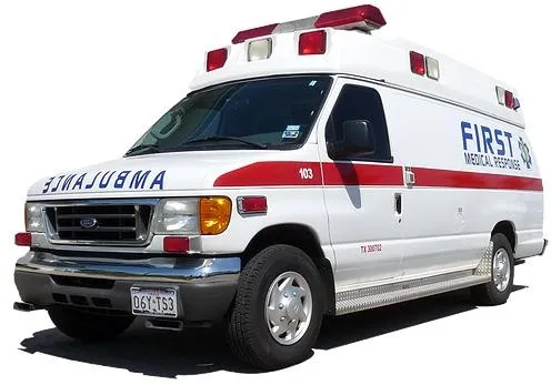 救护车 PNG免抠(496x347)