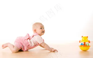 宝宝婴儿爬行可爱宝宝爬行