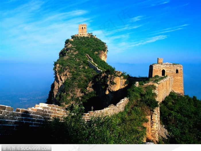 崇山峻岭上高耸的烽火台