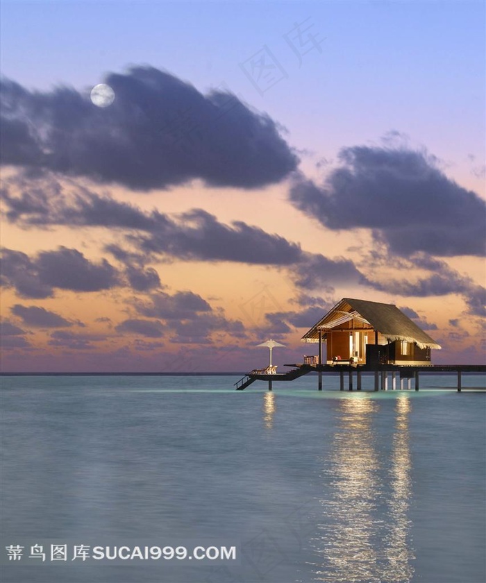 水上孤独的小木屋