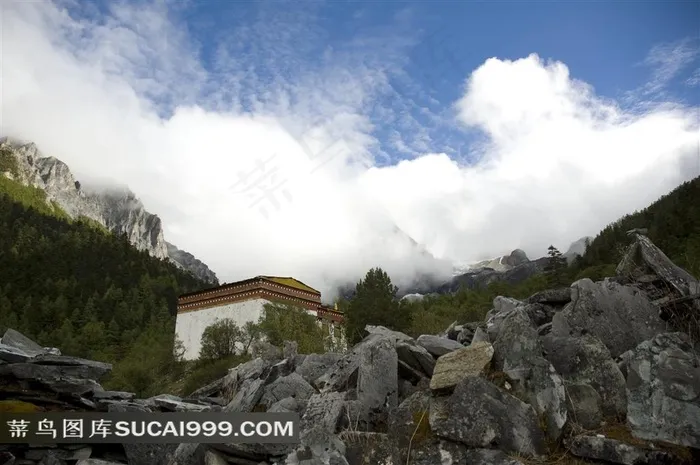 亚丁神山冲古寺壮丽风光图片素材