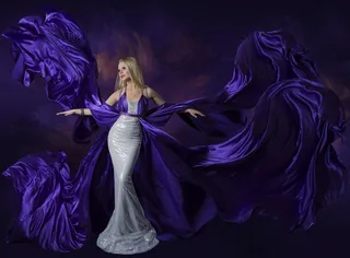 紫色国外高清美女大图