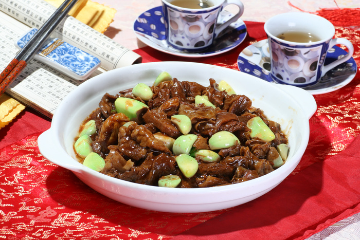 腊八蒜烧牛腩(调绿)