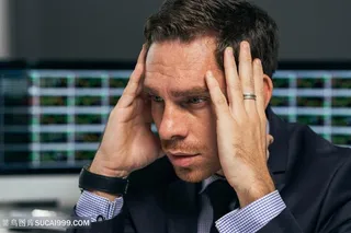 国外男士思考表情图片