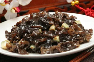 腊八蒜烧木耳 (1)