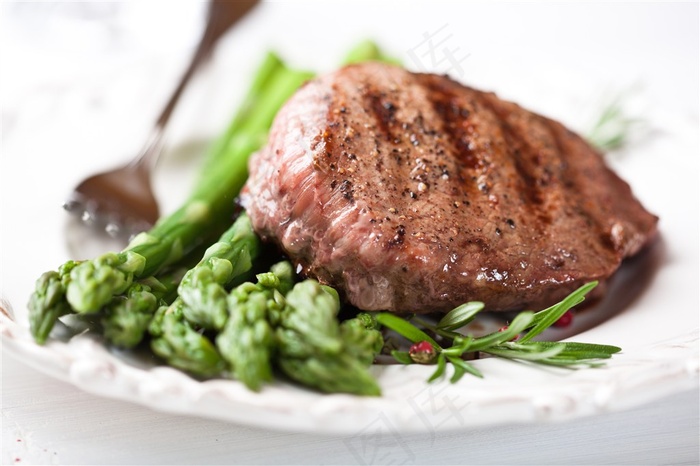 芦笋牛排西餐