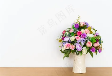 放在墙角的花瓶 放在墙角的花瓶