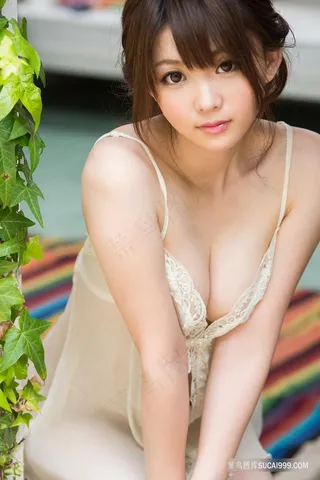 日本清纯美少女性感写真图片