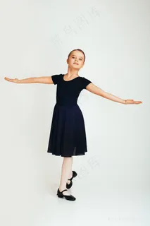 高清芭蕾舞小女孩图片 高清芭蕾舞小女孩图片