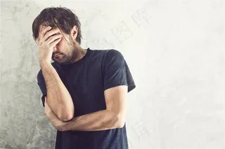 捂脸沮丧的人物男人大图