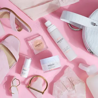 女性基础化妆品图片素材