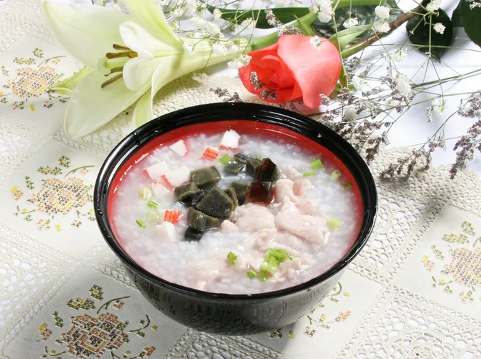 皮蛋粥美食
