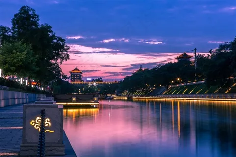 夜幕下的西安护城河景色摄影图片 夜幕下的西安护城河景色摄影图片