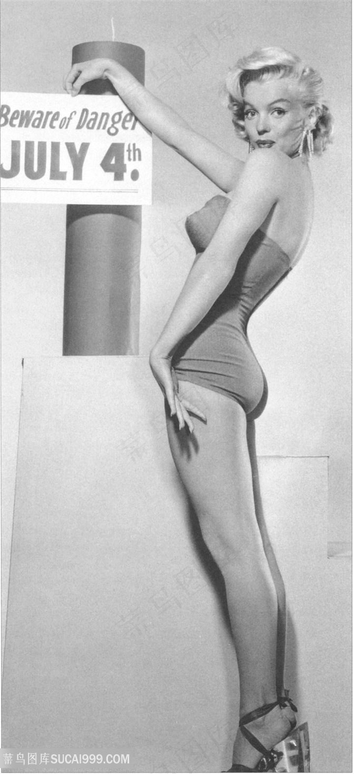 玛丽莲梦露比基尼黑白照